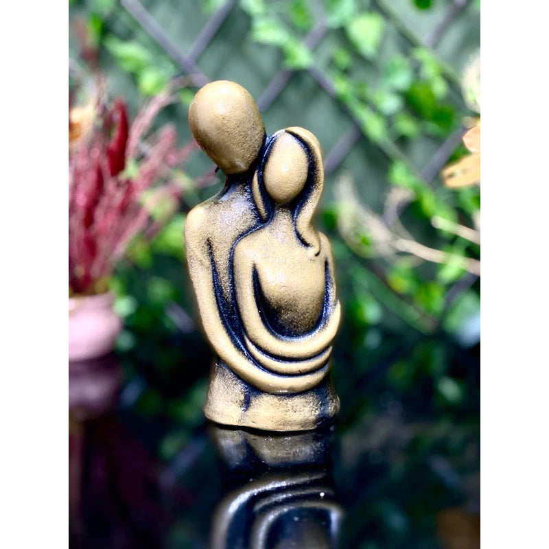Estatueta Casal Abraçado